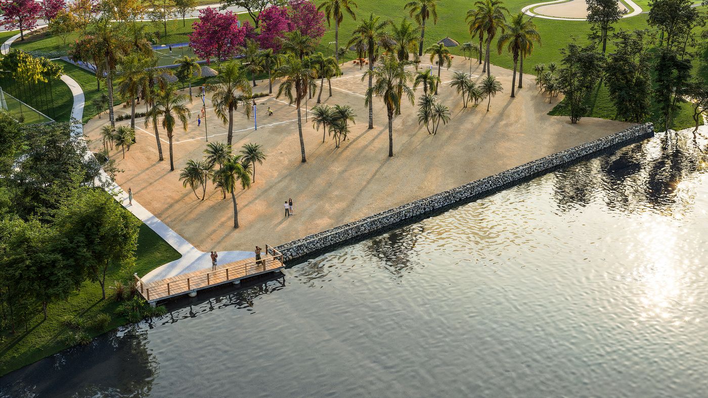 Lago do condomínio